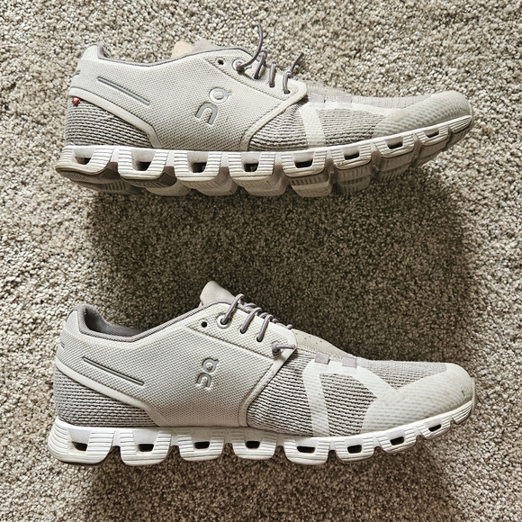 On Cloud 5 womans shoes size 9.5 - Picture 1 of 4